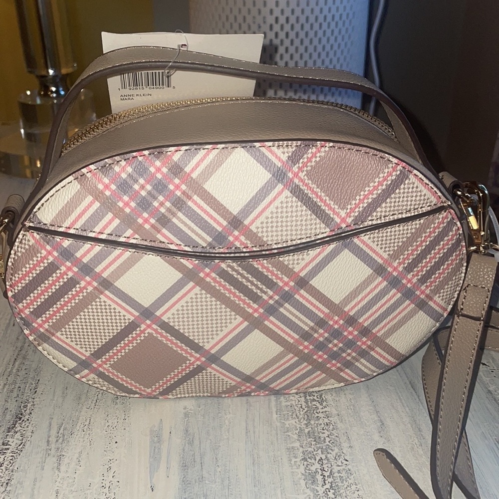 NEW Anne Klein crossbody. - Picture 5 of 7